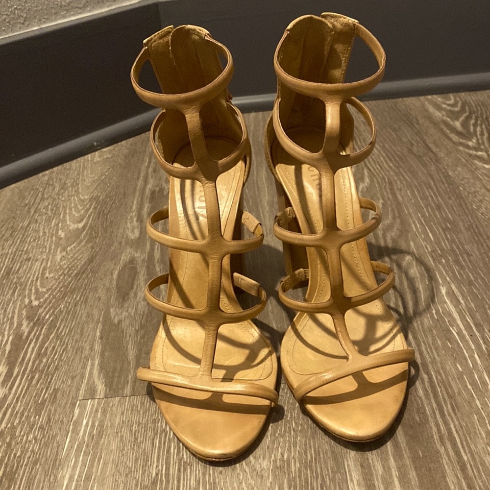 Raye heels